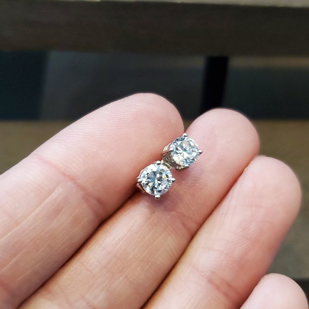 925 Sterling Silver Clear Cubic Zirconia Small Stud Earrings - Picture 2 of 6